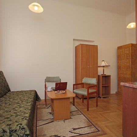 Enigma Hostel كراكوفيا الغرفة الصورة