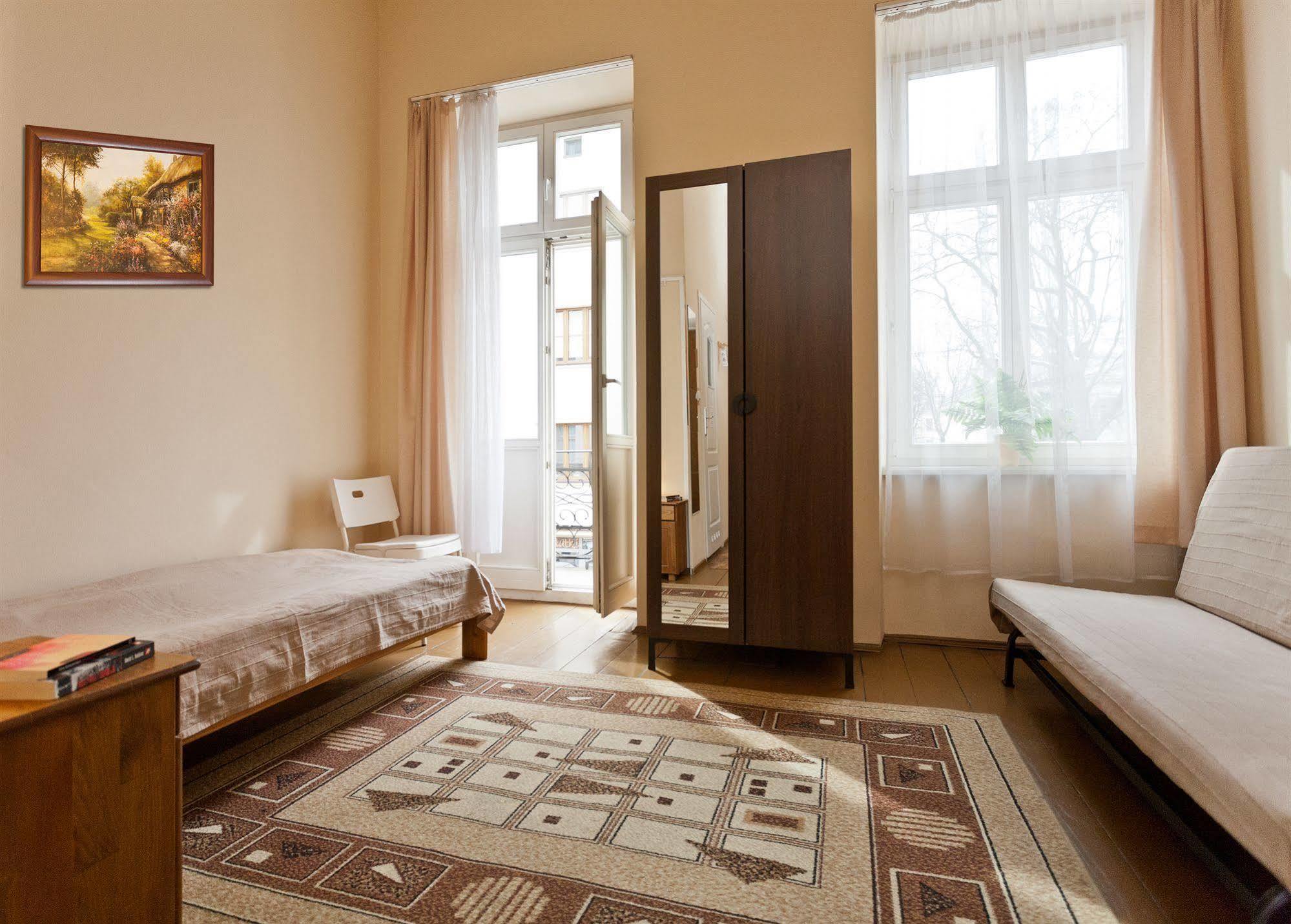 Enigma Hostel كراكوفيا المظهر الخارجي الصورة