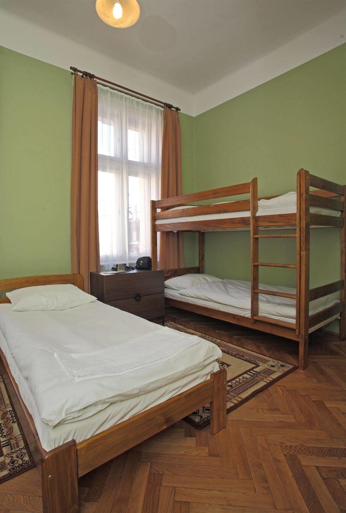 Enigma Hostel كراكوفيا المظهر الخارجي الصورة