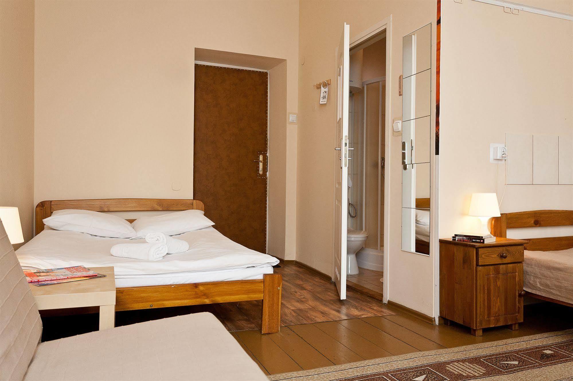 Enigma Hostel كراكوفيا المظهر الخارجي الصورة