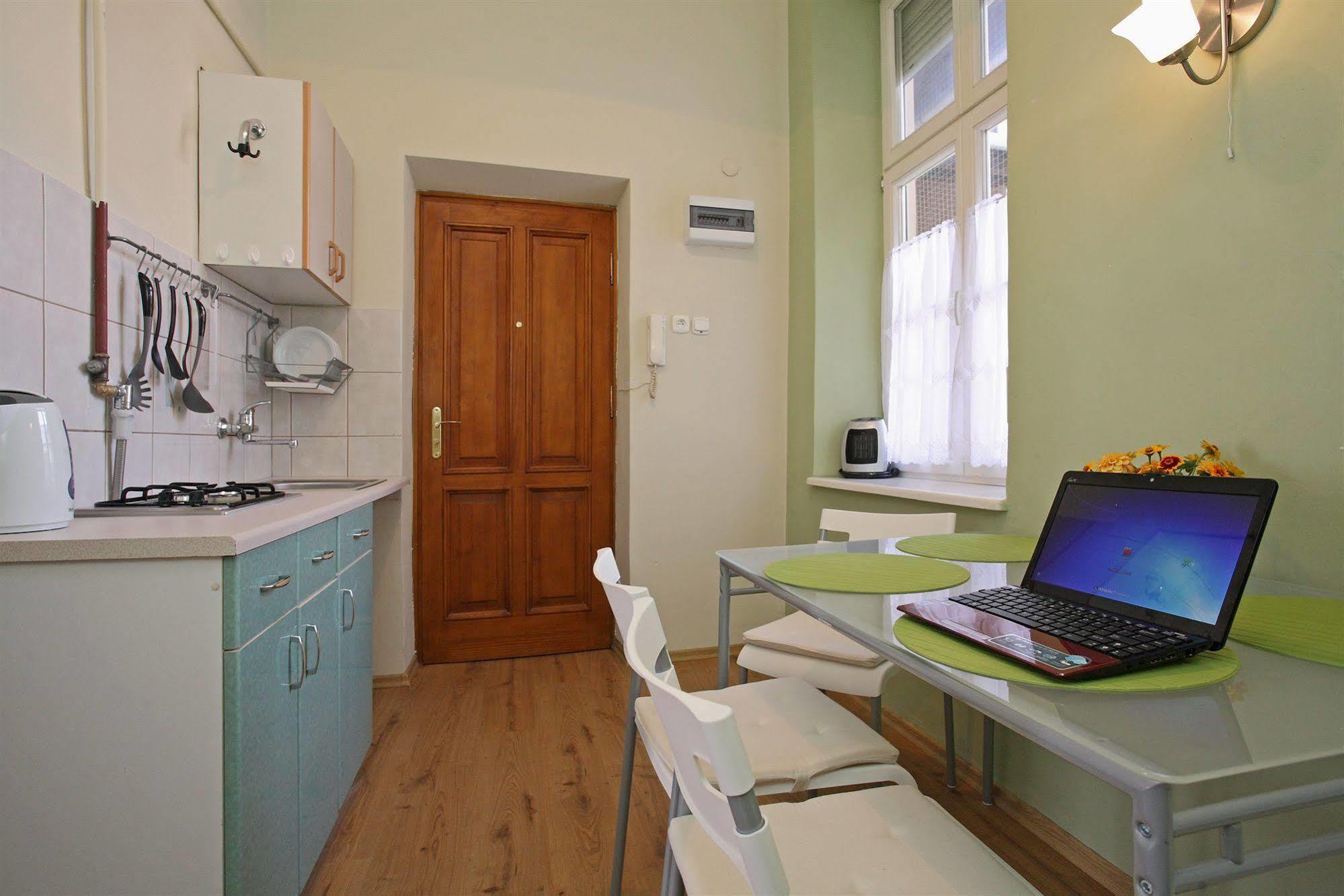 Enigma Hostel كراكوفيا المظهر الخارجي الصورة