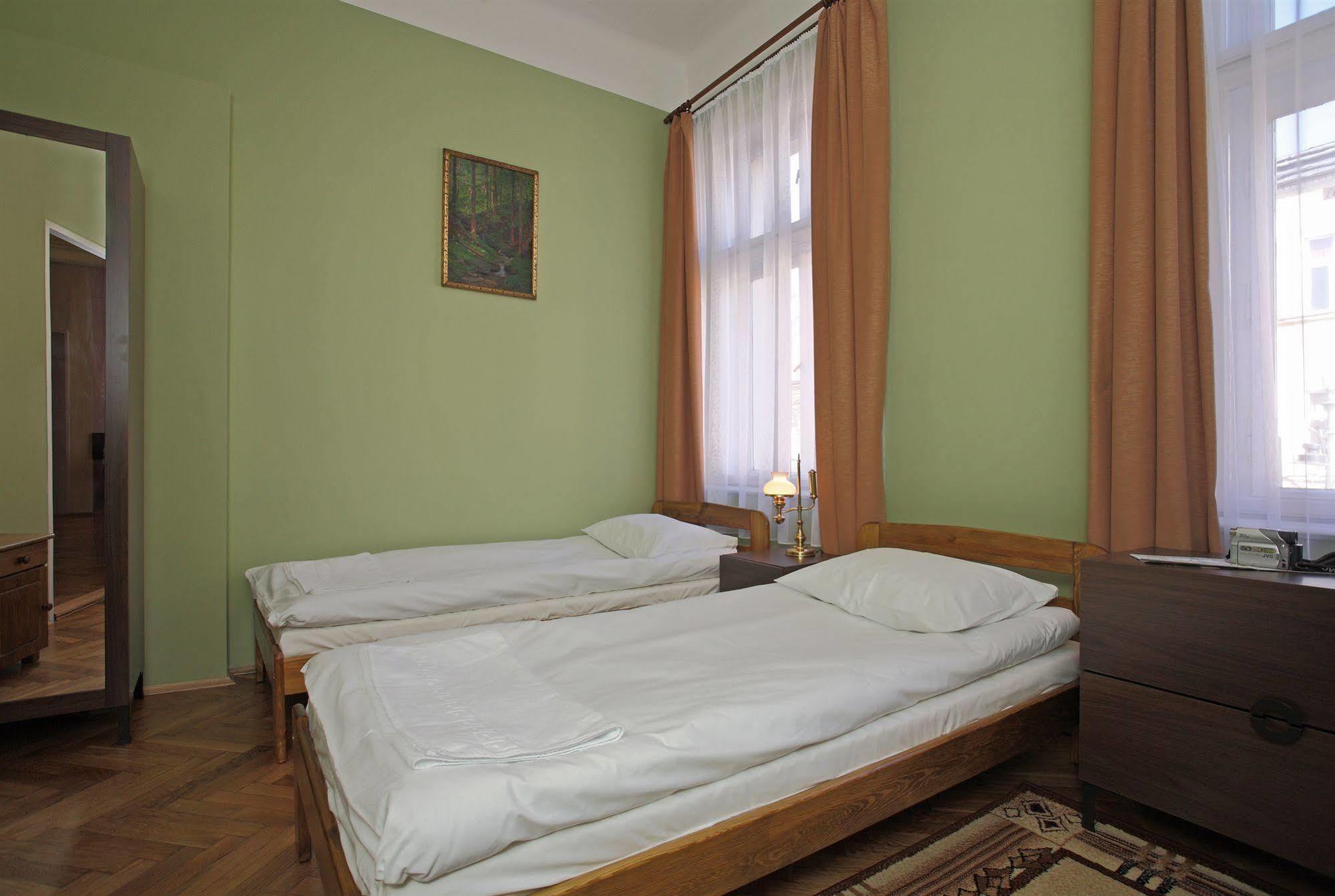 Enigma Hostel كراكوفيا المظهر الخارجي الصورة