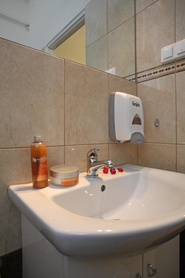 Enigma Hostel كراكوفيا الغرفة الصورة